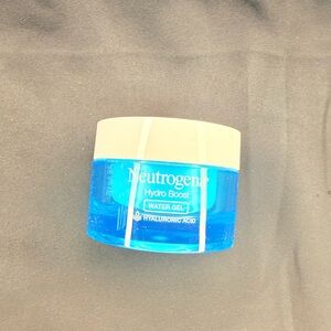 Neutrogena Hydro Boost Gel in Blue and White